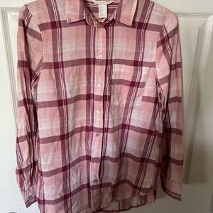 H&M Women Long Sleeve Button Down Shirt. NWT
